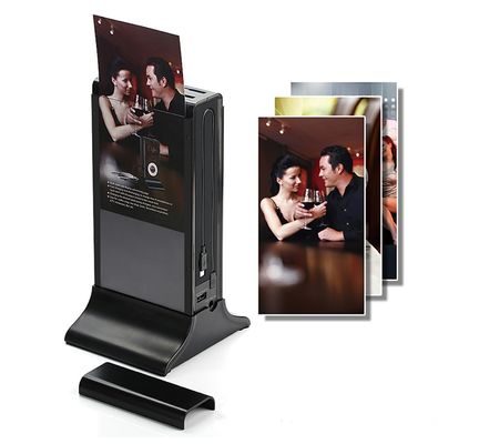 Hitam 10 inci Baterai Kapasitas Tinggi Desktop Pemutar Iklan Kecil dengan Stasiun Pengisian