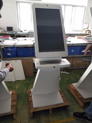 Titik Sentuh 10 Titik Tanda Digital Interaktif Dengan Konektivitas Wi-Fi Bluetooth USB Meningkatkan Strategi Pemasaran Digital