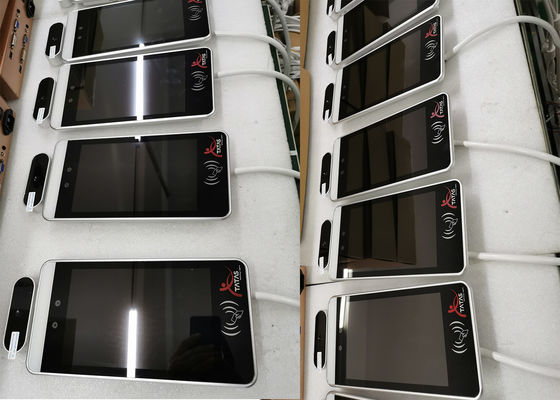 Pembaca Kartu RFID pengenalan wajah biometrik Pengukuran Suhu Termal Otomatis Sistem akses terminal pengenalan wajah