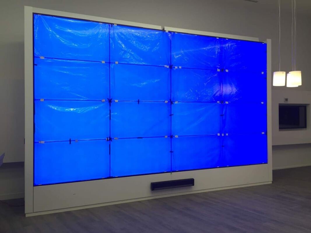 Tampilan Signage Layar Sentuh Konektivitas Wi-Fi terintegrasi dengan RAM 2GB dan ROM 8GB yang mendukung platform periklanan interaktif serbaguna